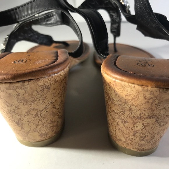 TWISTED SZ10 Thong Wedge Sandal Jeweled Straps EUC - Picture 5 of 8